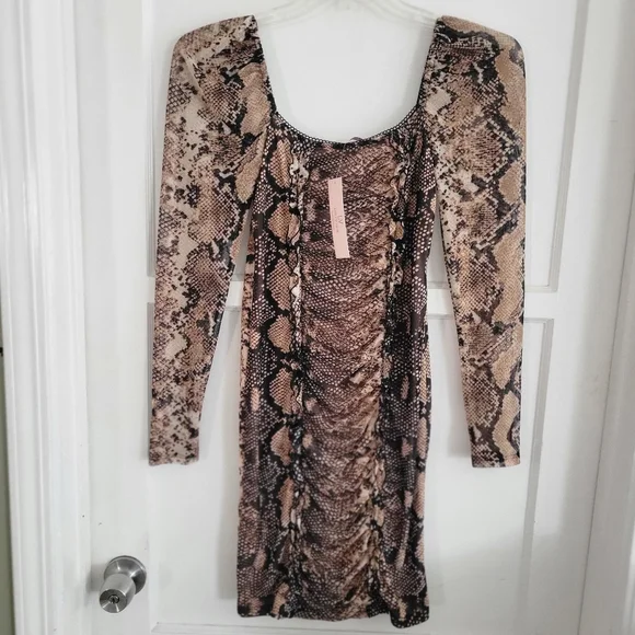 Fashion Bucket Hat Snakeskin Dress Outfit 16ARLINGTON Flora Open